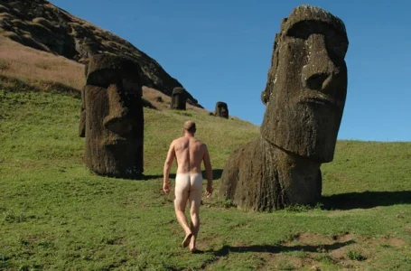 easter_island_1.webp