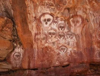 Aboriginal_rock_art_on_the_Barnett_River,_Mount_Elizabeth_Station.webp