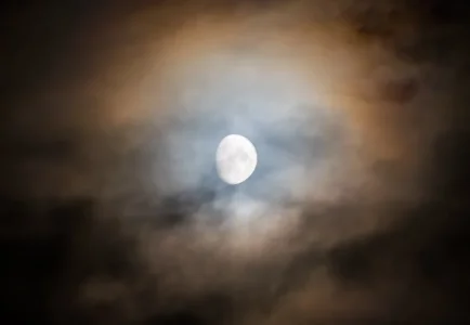 2018 10 18 Moon-2.webp