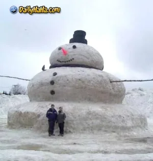 giant_snowman.webp