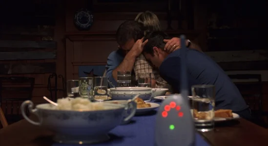 Signs (2002) 1080p x265 6ch.mkv_snapshot_01.12.31_[2019.10.09_18.18.31].webp