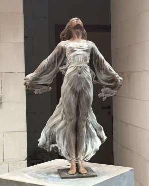 luo li rong sculpture.jpg