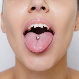 woman-tongue-piercing_600x600.jpeg