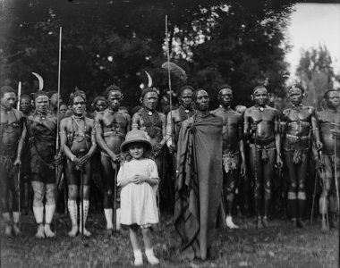 1024px-Alice_Sheldon_aka_James_Tiptree,_Jr._with_Kikuyu_people.jpg