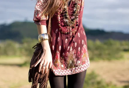 8-bohemian_fashion_fringe_bag_style.webp