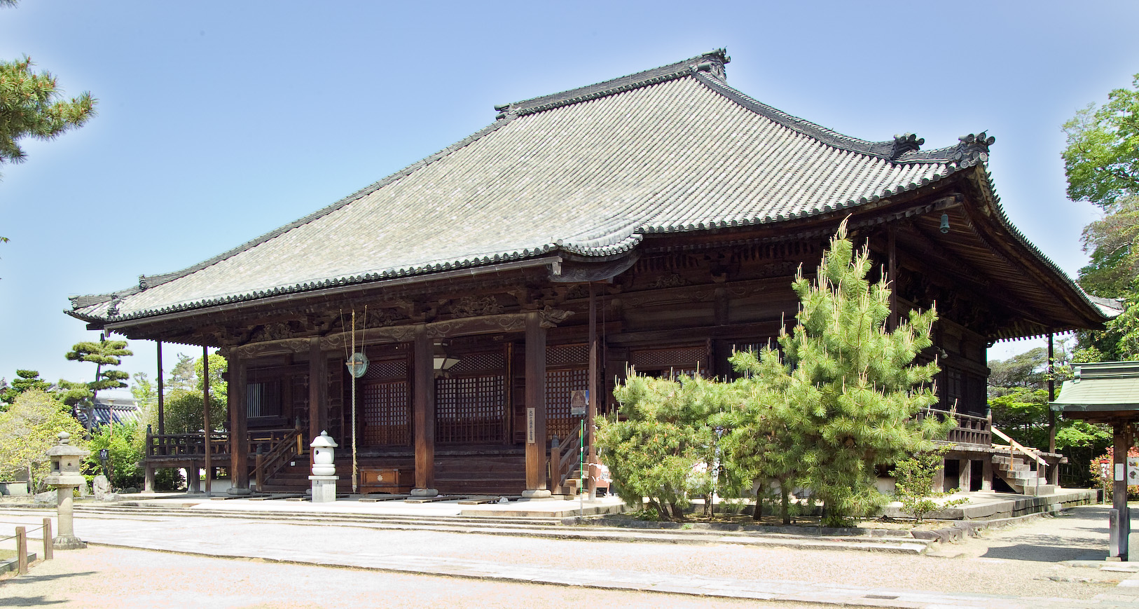 Saidaiji-Hondo-M6610.jpg