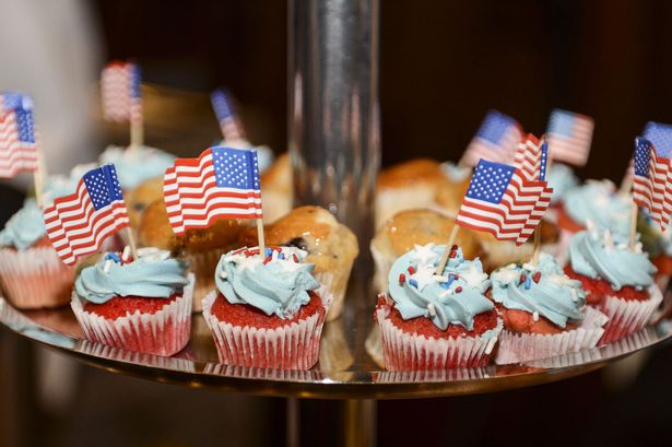 Cupcakes%20bearing%20a%20US%20flag%20are%20pictured%20during%20a%20special%20event%20for%20USA's%20presidential%20elections%20in%20Brussels%20city%20hall