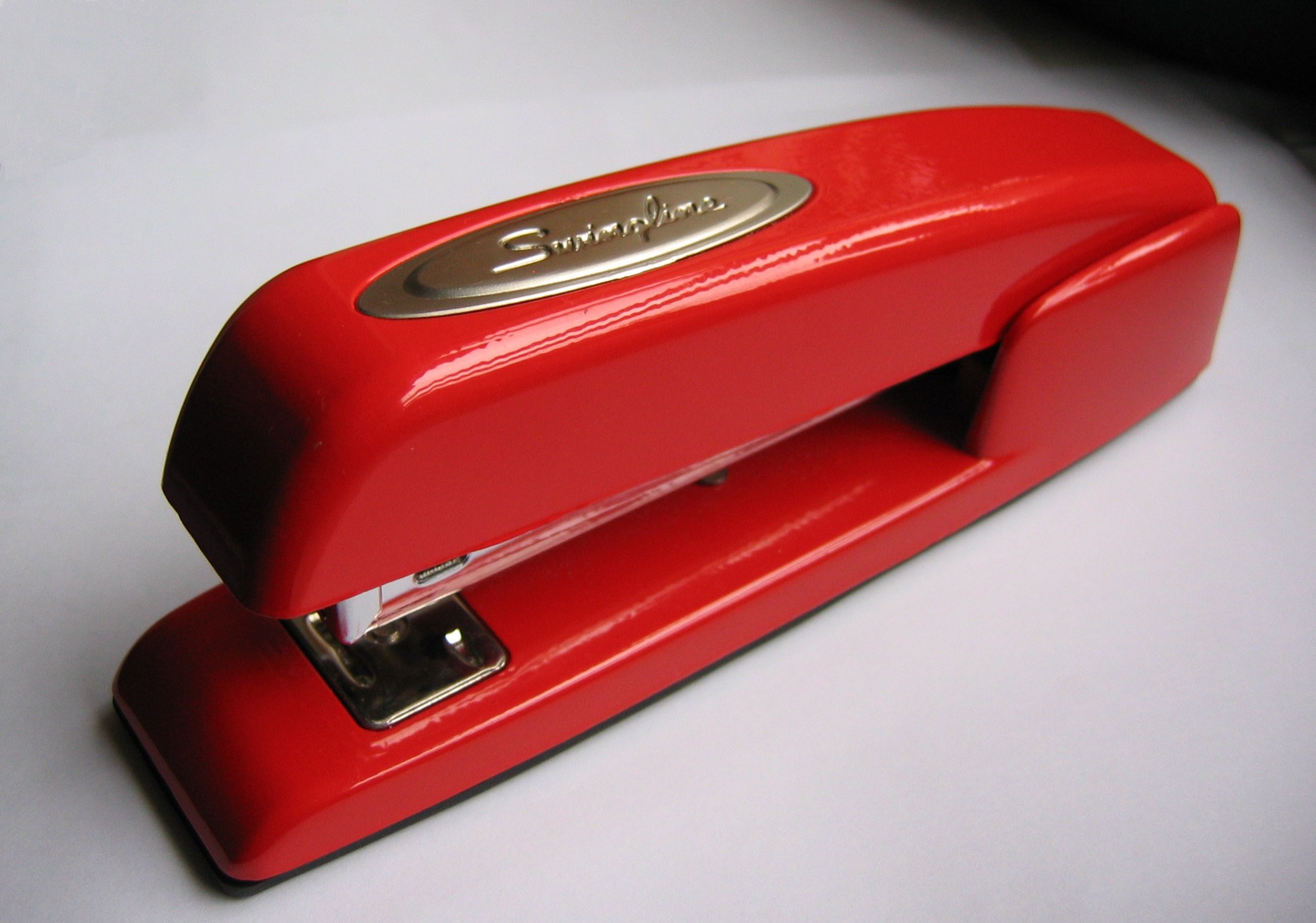stapler-swingline-red1.jpg