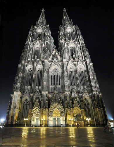 Cologne-Cathedral-at-Night.jpg