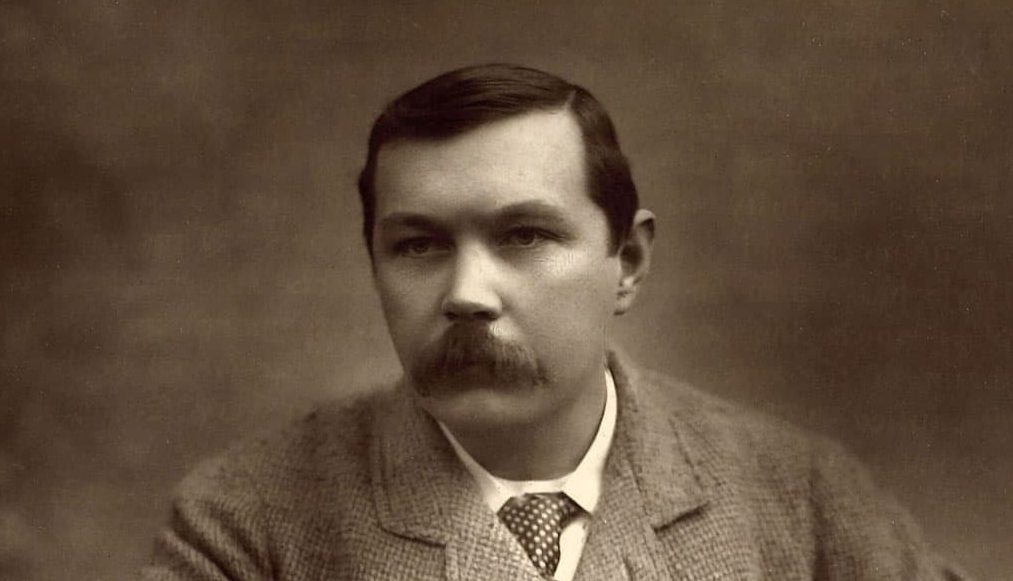 Sir-Arthur_Conan_Doyle-1893-e1558949881669.jpg