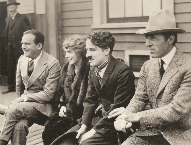 Fairbanks_-_Pickford_-_Chaplin_-_Griffith.png