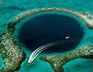 300px-Great_Blue_Hole.jpg